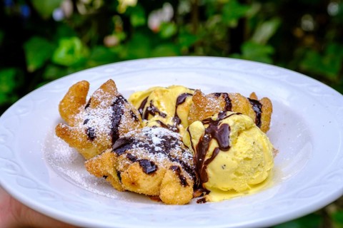 Passauer Schlosser Buam, Restaurant Stiftskeller, speciality, pastry, dessert, food, Passau, Lower