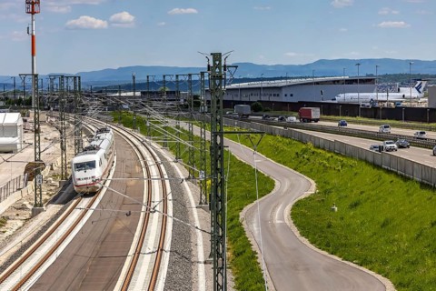 First test run on the new railway line between Stuttgart Airport and Wendlingen. This further