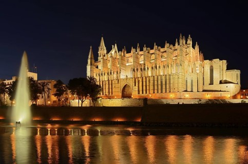 La Seu Cathedral or Cathedral of St Mary, night shot, Palma de Majorca, Majorca, Balearic Islands,