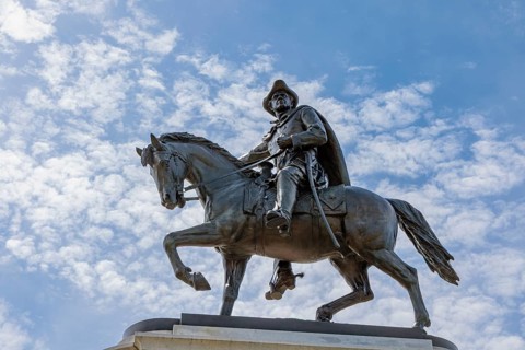 Bronze sculpture of General Sam Houston at the entrance to Hermann Park in downtown Houston, Texas