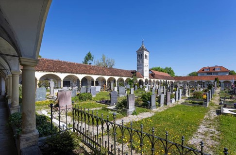Gate tower, arcaded crypts at the Renaissance cemetery, Tabor cemetery, Steyr, Traunviertel, Upper