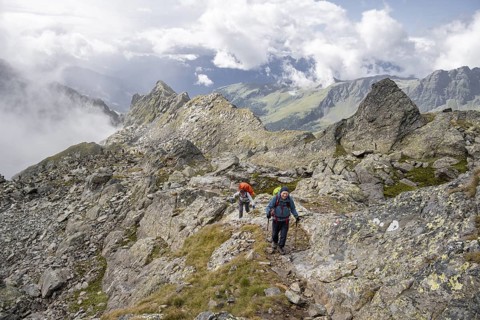 Two mountaineers on a hiking trail, Wiener Höhenweg, Schobergruppe, Hohe Tauern National Park,