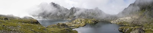 Mountain lakes Wangenitzsee and Kreuzsee, cloudy mountain peaks in the morning, Schober group, Hohe