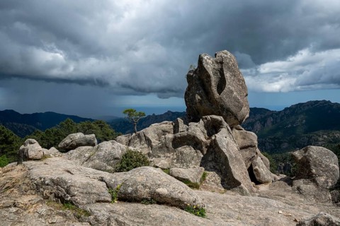 Hiking trail to the Cascade de Piscia di Gallo waterfall, Piscia di Ghjaddu, Alta Rocca, Corsica,