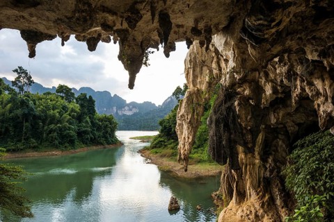 Pra Kai Petch Cave, stalactite cave, Cheow Lan Lake, Khao Sok National Park, Phang Nga, Surat
