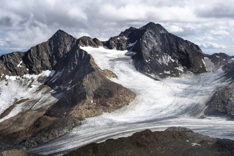High mountain landscape, glacier and rocky mountain peaks, view of the Königshofspitz mountain peak