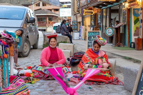 Traditional Peruvian weaving mill, Ollantaytambo, Sacred Valley, Peru