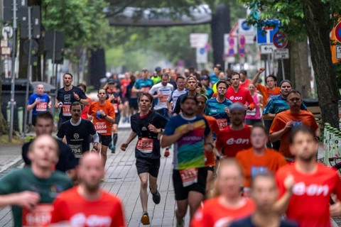 The Essen company run, traditional run, 5 KM running course through the Rüttenscheid district, with
