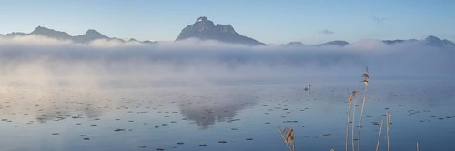 Sunrise at Lake Hopfensee near Füssen, with the Tegelberg massif and the Säuling behind it,