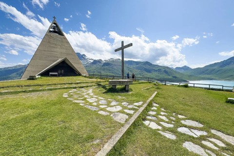 1967 above the Lac du Mont Cenis on the right of the picture, the Musée Museo Mont-Cenis Pyramid