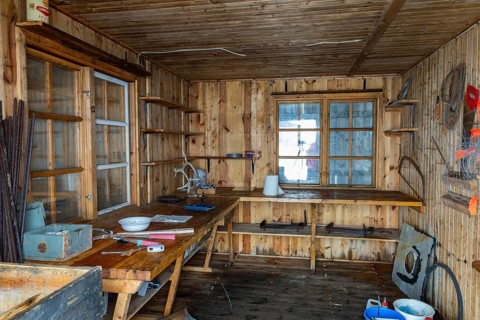 Former research station, wooden hut, Kinvika, Muchinsonfjord, Spitsbergen, Svalbard