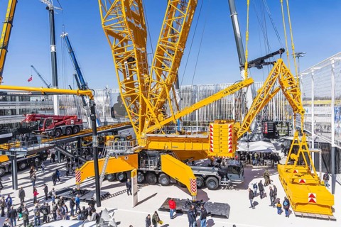 LG 1800-1.0 lattice boom crane with a maximum lifting height of 204 metres for wind turbines. BAUMA
