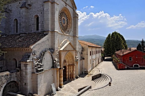 Main façade with rose window and portal, Gothic basilica of the Cistercian abbey of Fossanova