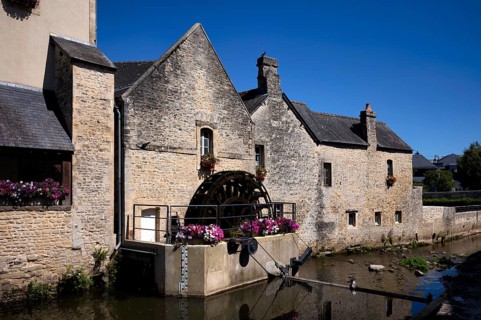 Mill wheel, mill, tanners' quarter, river Aure, old town, Bayeux, Normandy, Calvados, France