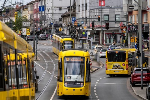 Ruhrbahn tram, on Altendorfer Straße, intersection Helenenstraße, in Essen, rush hour, traffic,