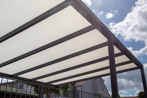 Aluminium terrace roofing on a residential building