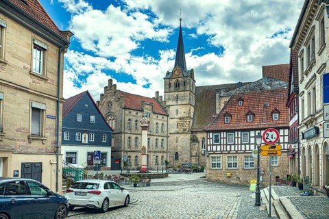 Melchior-Otto-Platz with column of honour in Kronach, Germany