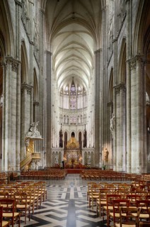 Interior view, nave, pulpit with angel, choir, Cathédrale Notre-Dame d'Amiens, Amiens, Somme,
