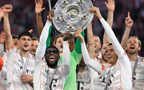 FC Bayern Munich FCB celebrates 34th championship title, championship celebration, championship