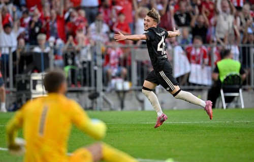 Goal celebration Lennart Karl Bayern Munich FCB (46) Goalkeeper Guglielmo Vicario Tottenham Hotspur