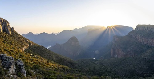 Sunstar, Panorama, Blyde River Canyon with summit Three Rondawels, View of canyon with Blyde River
