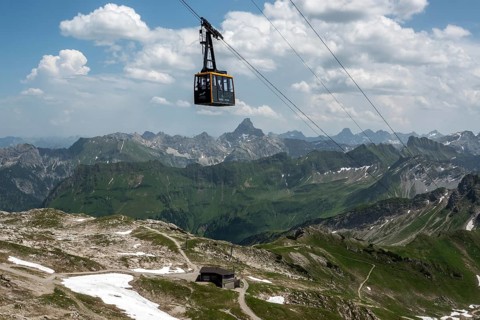 Gondola of the Nebelhorn cable car and view of the Allgäu Alps from the Nebelhorn, Hochvogel in the