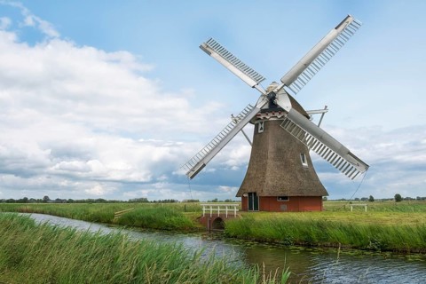 Krimstermolen on the Boterdiep canal, Poldermühle, Zuidwolde, province of Groningen, Netherlands