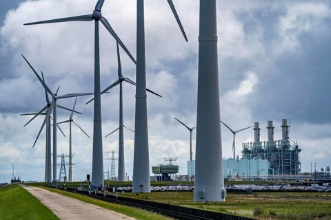 Magnum gas-fired power plant, with a capacity of 1410 megawatts, in the seaport of Eemshaven,