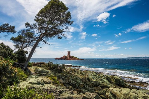 Island with tower and red rocks, Ile d'or, Cap du Dramont, Saint-Raphaël, Massif de l'Esterel,