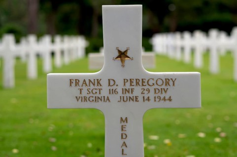 Medal of Honour marking, grave of Frank D. Peregory, gravestones, war graves, soldiers' graves,