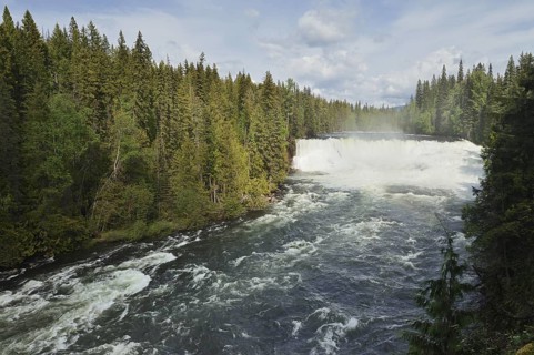 Dawson Falls waterfall, Murtle River, Wells Gray Provincial Park, British Columbia, Canada