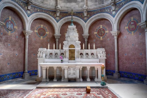 Interior view, altar, church Église Saint-Pierre et Saint-Paul, Épernay, Champagne, Marne, France