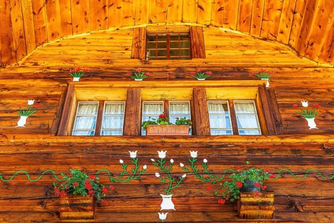 Parsonage, decorated with flowers, historic village centre, Grimentz, Val d'Anniviers, Valais Alps,