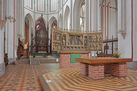 Gothic Loste retable in the UNESCO Cathedral of St Mary and St John, interior, winged altar, altar