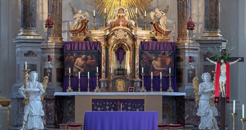Lenten cloths of two stations of Christ at the main altar during Lent, Wilten Basilica, Rococo 1751