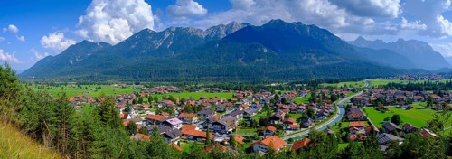Magdalena Neuner Weg Promenade, Krepelschrofen, Wallgau in front of the Karwendel, Werdenfelser