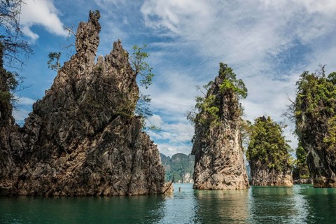 Lake with jungle and rainforest and steep mountains, Cheow Lan Lake, Khao Sok National Park, Phang