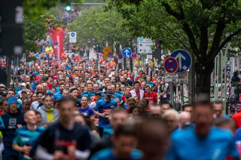 The Essen company run, traditional run, 5 KM running course through the Rüttenscheid district, with