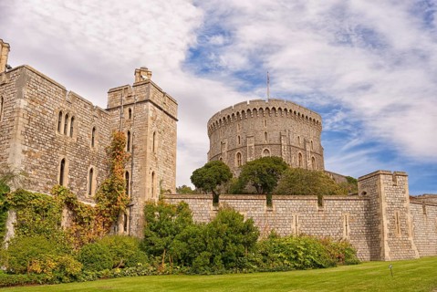 Windsor Castle is located in the English town of Windsor in the south of England in the county of