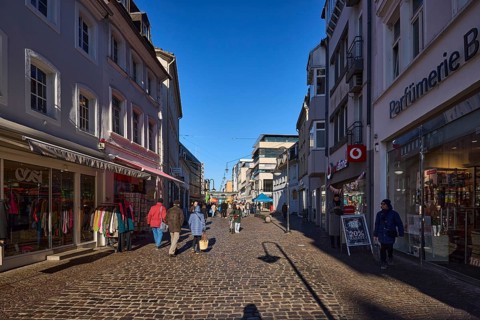 Fashion shop, perfumery, general architecture, historical residential and commercial buildings,