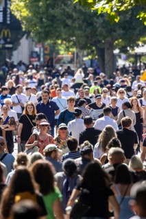 In the sunshine, many people stroll through Stuttgart's Königstraße pedestrian zone. Stuttgart,