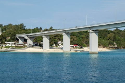 Architecture, Sesoko Bridge and Anchi-hama Beach, sandy beach of Sesoko-jima, Sesoko Island,