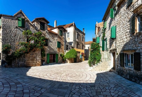 Stone houses in the old town centre, Trg Skor, Skor Square, Starigrad, island of Hvar, Dalmatia,