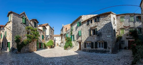 Trg Skor, Skor Square, panoramic view, stone houses in the old town centre, Starigrad, island of