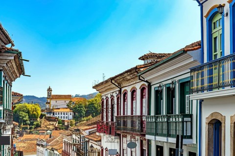 The city of Ouro Preto with its colonial-style mansions and baroque church, Ouro Preto, Minas
