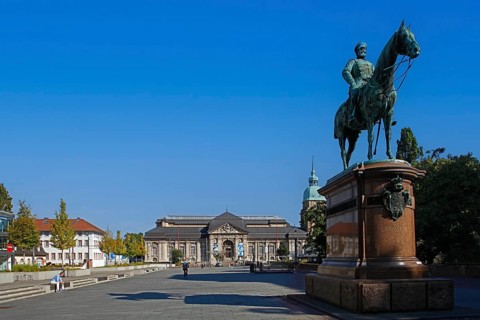 Peace Square with the equestrian statue of Grand Duke Ludwig IV created in 1898 by Fritz Schaper,