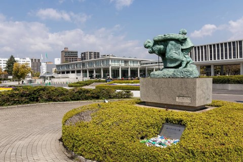 Statue of mother and children in the storm, bronze statue by the artist Shin Hongo in front of the