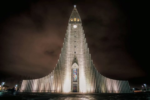 Hallgrimskirkja. A symmetrical masterpiece of concrete and light. Rejkjavik, Iceland