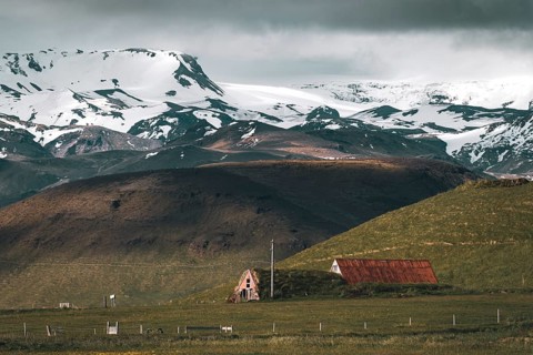 Natural idyll with glacier views. Haukadalur, Golden Circle, Iceland