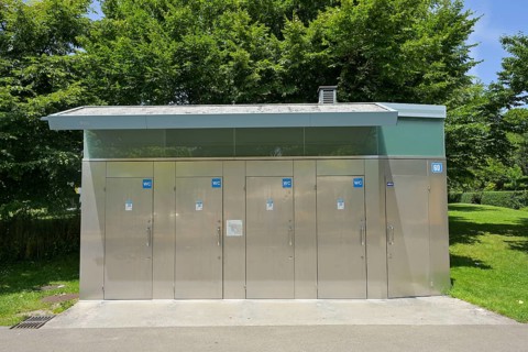 Free public toilet, Zürichhorn, Zurich, Switzerland